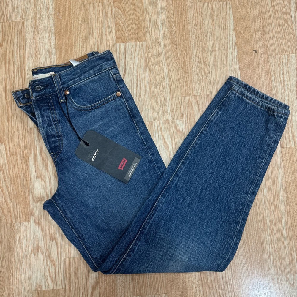 NWT new with tags Levi’s premium wedgie jeans